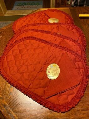 Franco Sarto 4 Quilted Rust Oval Placemat Set -